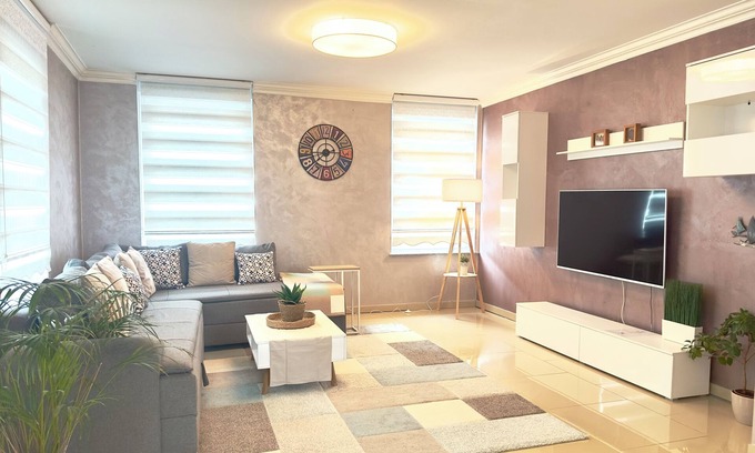 Frankenthal Apartment | My apartment, City Garden, terrace, air conditioning, 6 persons