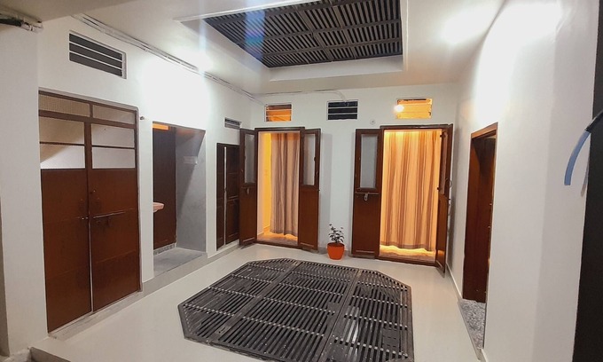 Pink City House | My HomeStay Jaipur SONI 2700 1 Person Centrally Located B&B