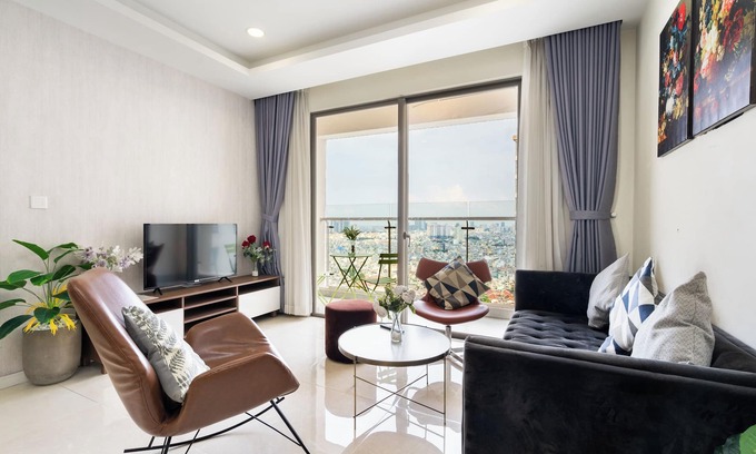 Bach Dang Riverside Apartment | My LJ Hideout No27 - Great City View in Family Size Apartment With Balcony