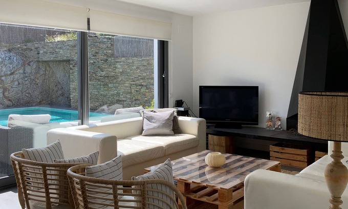 Cadaques Villa | My Rental Homes - Villa Luisa with private pool and garden