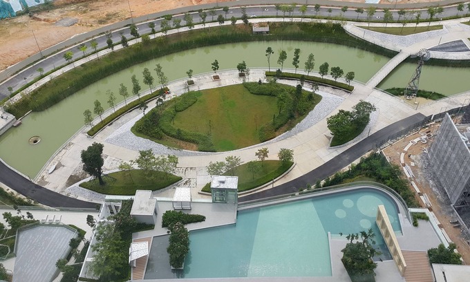 Subang Jaya Condo | designer cozy suite next to the garden with lake