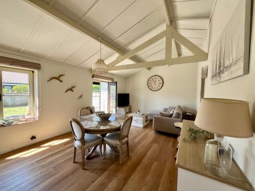 Bredene House | Myfa Beachcottage Zeewind II 243