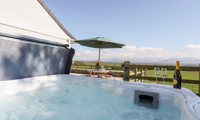 Llanfairpwllgwyngyll Cottage | Mynydd Mwyn