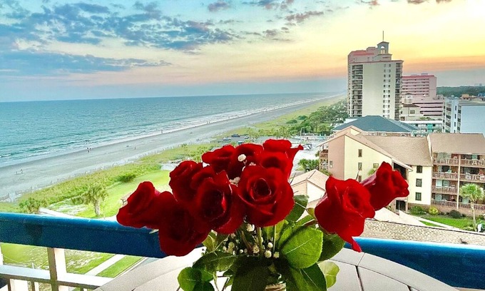 Myrtle Beach Apartment | Myrtle Beach Golden Mile - 5-Star Stay - Brilliant Sunrise & Sunset Ocean Views