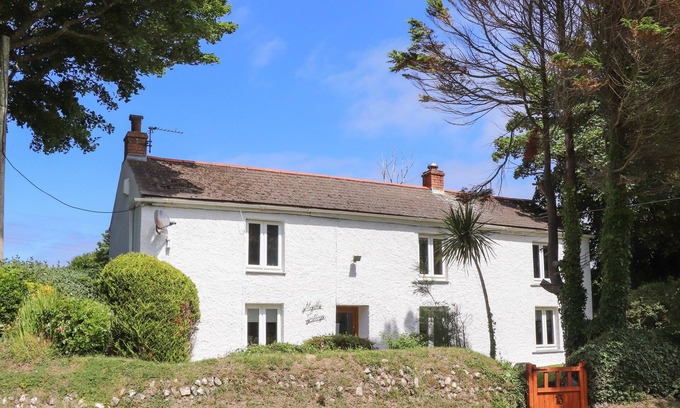 Hayle Cottage | MYRTLE COTTAGE, pet friendly, character holiday cottage in Hayle