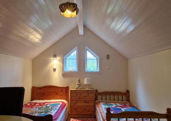 Lilla Edet House | Mysig stuga nära skogen