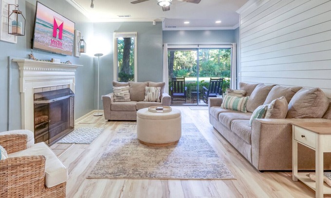 Shipyard Plantation House | MyStay at 1302 Golfmaster | Renovated Villa | Golf Views | Pool | Near Beach