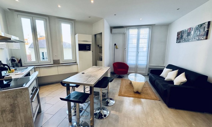 Quartier du Port Apartment | N&J - PALAIS LASCARIS - Port Area