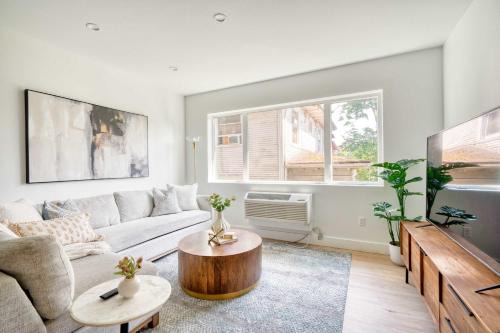 Humboldt House | N Portland Condo - Walk to Food Bars Music