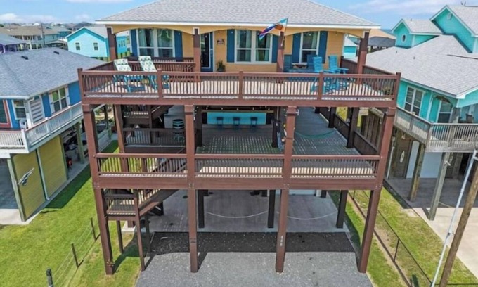 Crystal Beach House | n4B3B Sleeps 12, Hot Tub, Golf Cart, Ocean View, Elevator, Huge Covered Deck,
