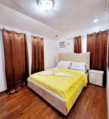 Poblacion District House | N6 Transient House Apartment Room near Abreeza Mall SPMC USEP SM Lanang