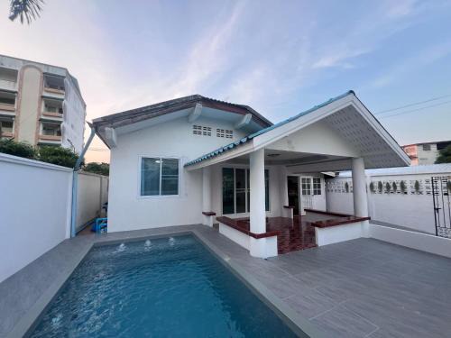 North Pattaya House | Na Kluea Pool villa