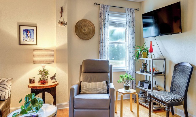 Nags Head Apartment | Nags Head Apt with Patio - 1/2 Mile Walk to Beach!