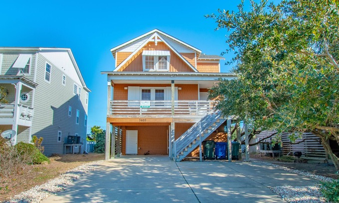 Nags Head House | Nags Head getaway with private pool and volleyball court!