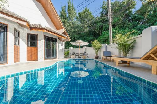 Rawai Villa | Naiharn Beach Holiday Pool Villa, Rawai