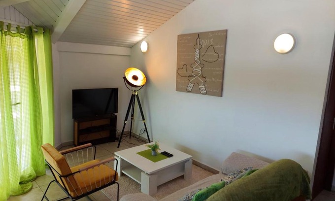Cayenne Apartment | NANA - A 44 - Vue Panoramique- Grand Appartement Cosy et Lumineux- Cuisine équipée-WIFI-CLIM-Terrasse