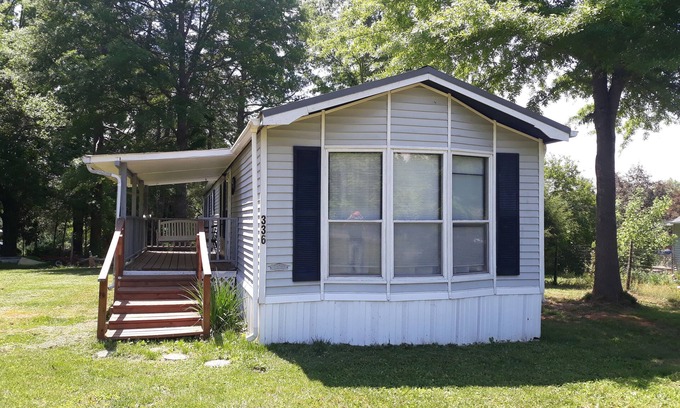 Pleasant Hill House | Nana's Place 5 min. off I-77 Stone Mtn. State Pk Cruise-ins, old cars