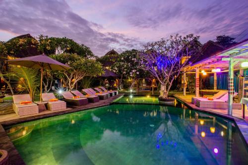 Mushroom Bay Resort | Nanuk's Bungalows