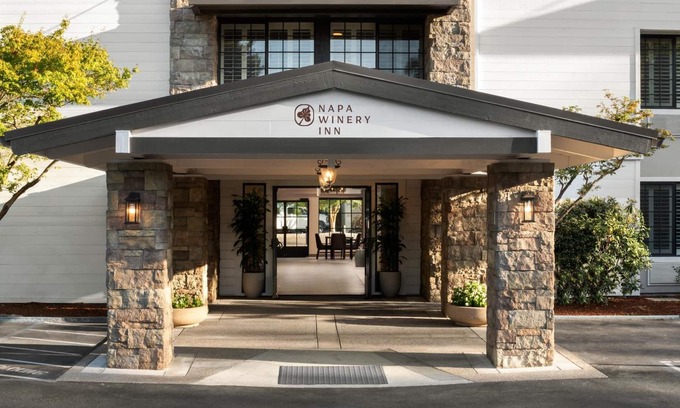 Napa Hotel | Napa Winery Inn, an Ascend Hotel Collection Member