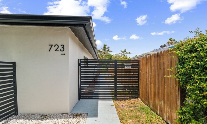 Naples Park House | Naples Beach Bungalow