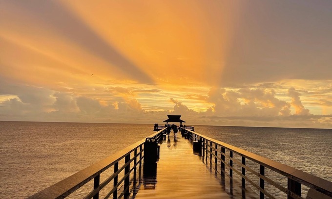 Old Naples Condo | NAPLES BEACH!- In Olde Naples - Just Steps Away - Summer & Fall Available!