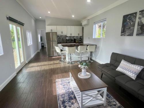 Rural Estates House | Naples Charming Cottage