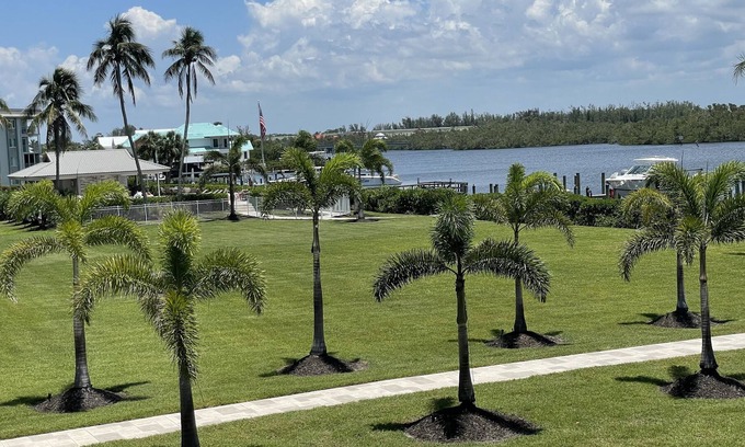 Redevelopment Area Condo | Naples Condo Paradise