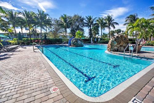 Naples Apartment | Naples Condo with Golf View and Resort-Style Amenities