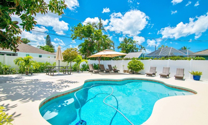 Naples Park House | Naples Fl. 1.5 miles from the beach