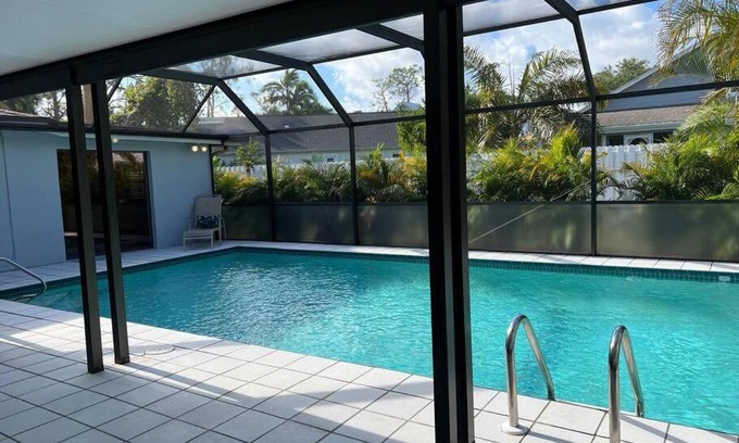 Central Naples House | Naples Luxury 4BDR+Den POOL Home