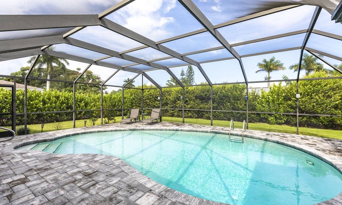 East Naples House | Naples paradise close to the beach and 5th Ave