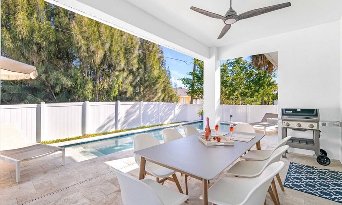 Naples Park House | Naples Park Villa: Beach, Pool, Family fun and more!