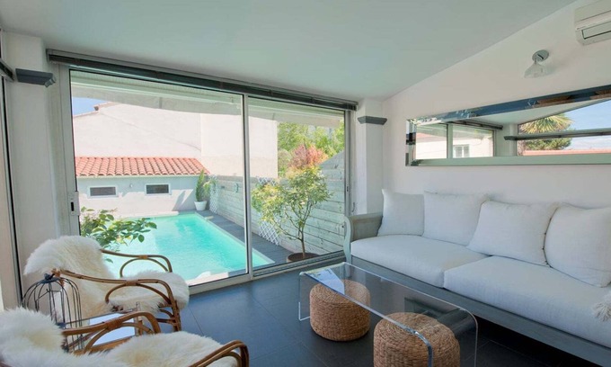 Convention House | Narbonne central with saltwater pool and family friendly, location!