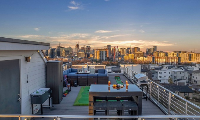 Edgehill House | Nashview- Heart of Gulch - 360º Views of Downtown!