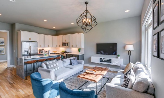 Haynes Area House | Nashville Townhome with Rooftop Balcony and Game Room!