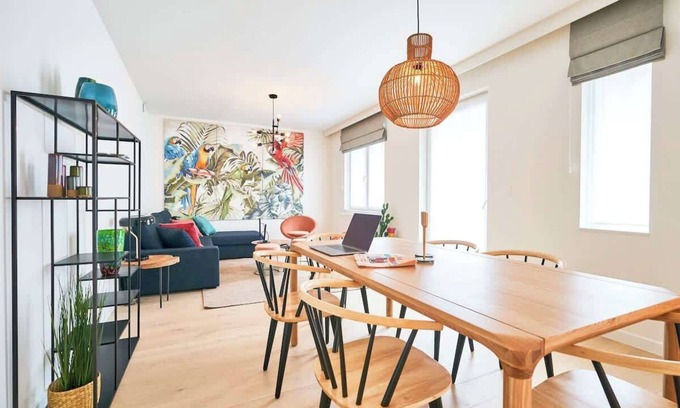 Plasky Apartment | NATO & EU 2BR Aprt - Free Luggage Room