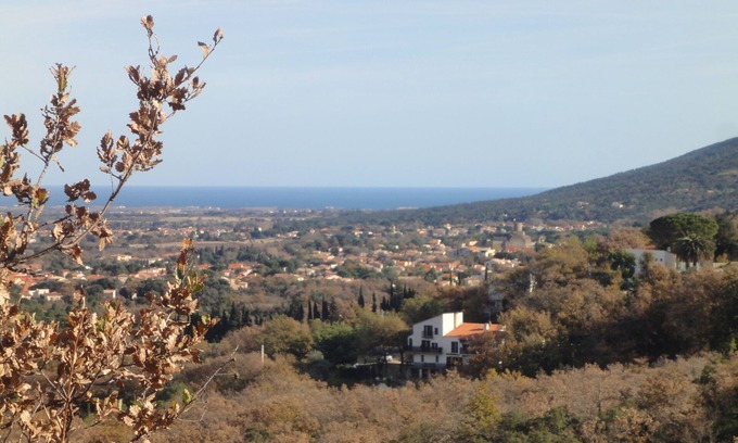 Laroque-des-Alberes Apartment | Natural vacations, close to the sea!