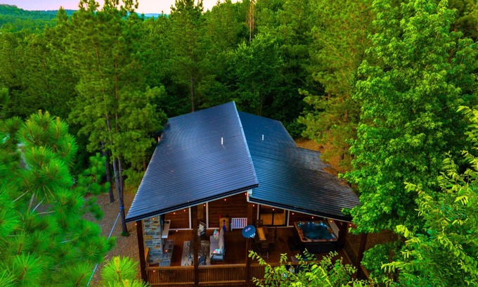 Broken Bow Cabin | Nature 2BR Retreat | Secluded and Central Location