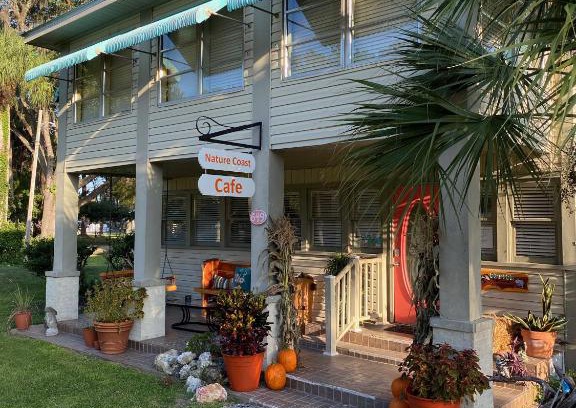 Inglis Hotel | Nature Coast Inn & Cottages