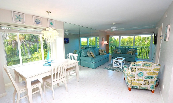 Marco Island Condo | Nature Lover’s Retreat – 2BR/2BA Condo on Marco Island