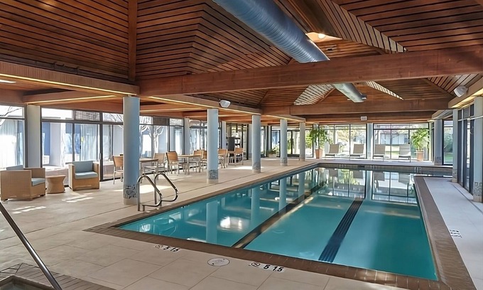 Berkeley Hotel | Nature's Beauty at Your Doorstep! Balcony, Pets Allowed, Near Golden Gate Fields