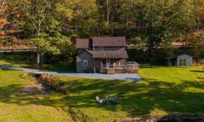 Wellsboro House | Nature's Edge-4 bedroom/2 bath serene getaway w/River & Firepit