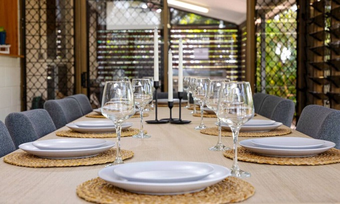 Leanyer House | Nature s Nest Pool SPA Outdoor Kitchen Dining