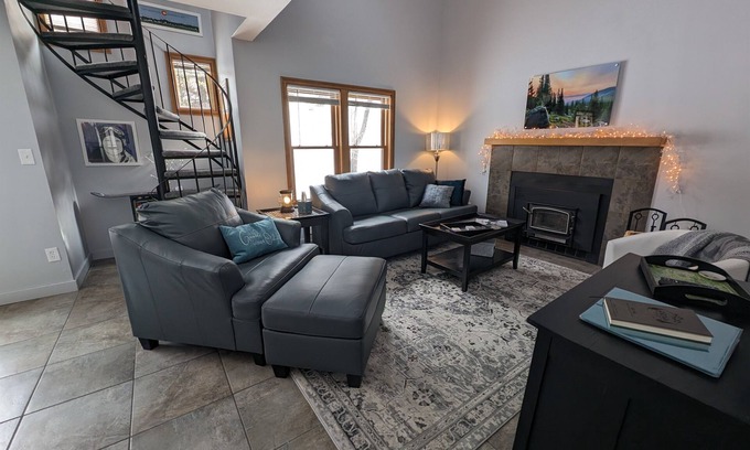 Durango Condo | Nature's Nook | In-Town | Pool | Hot Tub