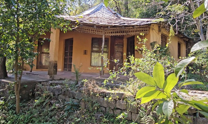 Dharamshala Cottage | Nature Stay in Mud cottage with Food, Yoga & Meditation in Dharamshala