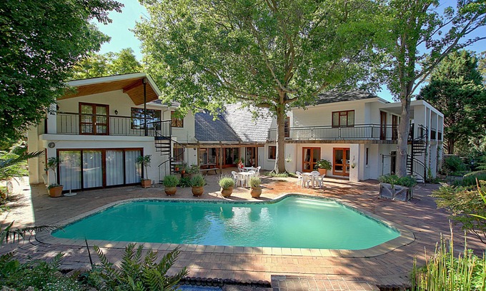 Somerset West House | Natures Valley Villa; 9BR/7.5BA, 3 Master Bedrooms, 2 Kitchens, Pool House