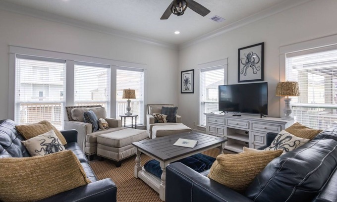 Port Bolivar House | Nauti Kraken, Newly Remodeled!