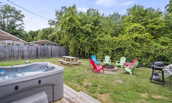 Lexington House | Nautical Nest w/hot tub, golf cart & arcade game