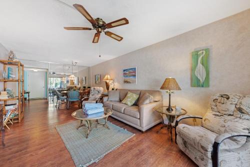 Holmes Beach Apartment | Nautilus 105