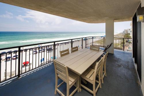 Fort Walton Beach House | Nautilus 1501 - Gulf Front 2 Bedroom - 5th Floor - Huge Wrap Around Balcony